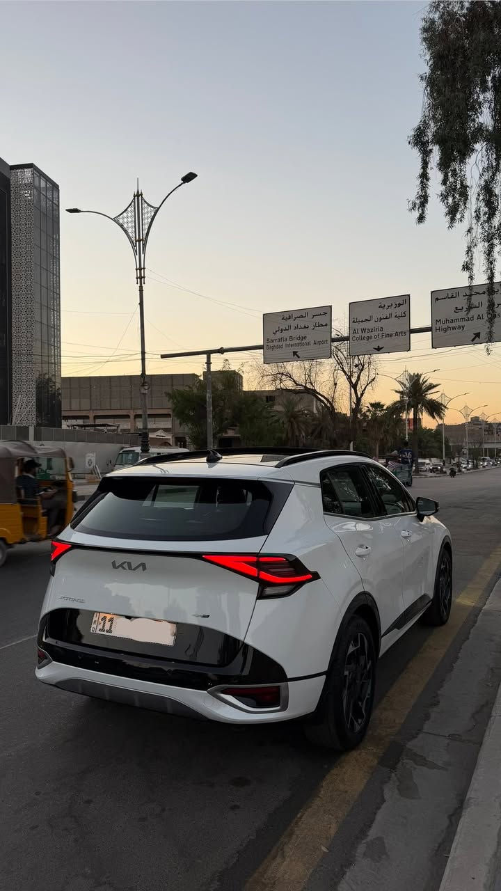 السلام عليكم 
كيا سبورتج 
جيتي لاين 2024
ماشيه 28,000km
كفاله من كلشي بيها رصعات ثنين على وضعهن 
بدون بارد بدون صبغ بدون تبديل
23,300$$ وبيها مجال بسيط 
بغداد 📍
***********
