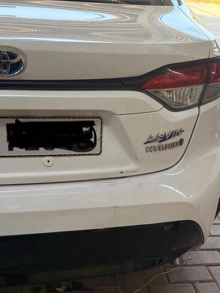 السلام عليكم
كورلا 2024 هايبرد فول 

ما بيها اي نقص ماشيه 32 

وبيها طخه موضحه بل دعاميه الورا 

والباب موضحات بل صور ممسويهن اصلاً 

رقم بغداد للبيع ب 150 وبيها مجال للشراي 

رقم *********** للتواصل واتساب
