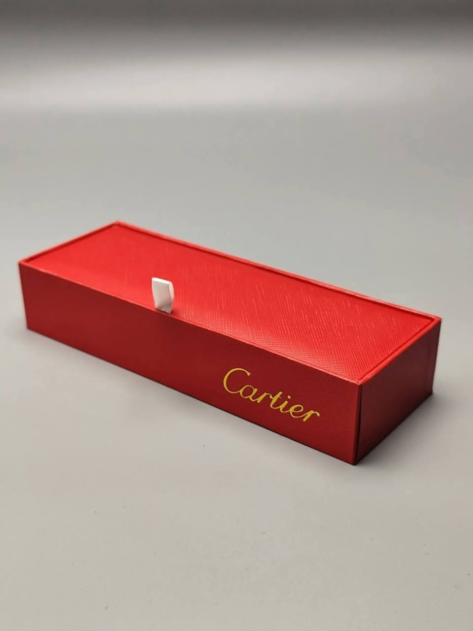 تخفيظات عاليه
 قلم مع البزم من كارتير الأشهر بمواصفات عاليه
  
القلم  يمتاز بكوالتي عالي جدا  مع البزمات وبعلبه حافضه للماركة

وزن ثقيل 
يأتي ببوكس حافض من نفس الماركه كارتير
مختم بل كامل
يأتي مع البزمات 

سعر 25 الف
التوصيل مجاني لجميع المحافظات العراقيه

للحجز مراسلة الحساب ( ترسل رقمك وعنوانك الكامل)

اضغط لمتابعة الصفحه ليصلك كل ما هو جديد ومميز
من (انس براند للاناقه العامه) متجر الاقتناء والهدايا الفخمه


**إذا كنت صاحب هذا الإعلان وتريد حذفه لأي سبب، رجاءا أرسل رسالة إلى الدعم الفني**