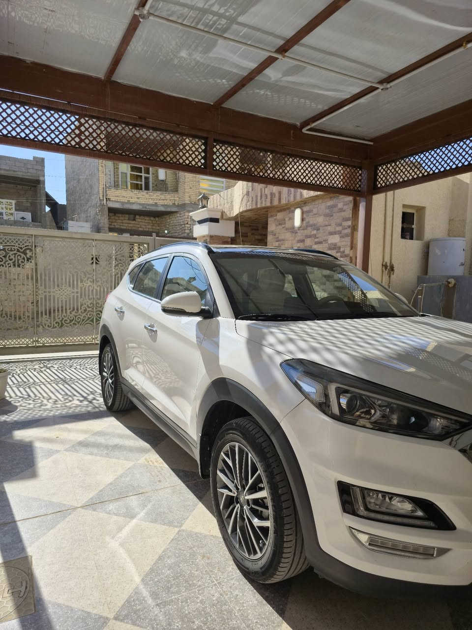 السلام عليكم
توسان/2020
الحاله/كلين تايتل السيارة نظيفه جدا
مواصفات خليجي / Limited (فول مواصفات)
اربعه سلندر / 2.0
ماشيه ١١٠٠٠٠ كم
السعر ٢٢٠ ورقه وبيها مجال
مكاني / الانبار / الرمادي
التواصل / ***********
بونوراما
شاشه ابل كار بلي
تشغيل بصمه
والابواب بصمه
كشنات جلد
مواصفاته معروفه Limited
