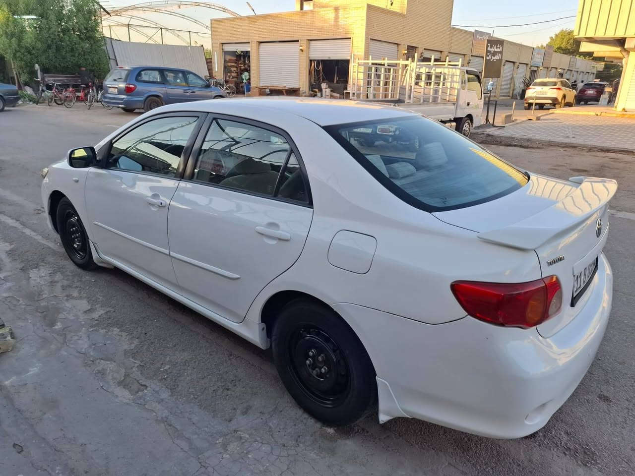 سلام عليكم عندي كورلا للبيع موديل 2009 رقم بغداد انكليزي بسمي السياره جاهزه واي نقص ما بيهه كير محرك تبريد كله كفاله بيهه طخه بل جاملغ الخلفي شويه وبل بنيد هم شويه والباقي كله كفاله السعر 100 وبيهه مجال قليل مكان السياره بغداد العامريه الشراي يتصل على ***********
