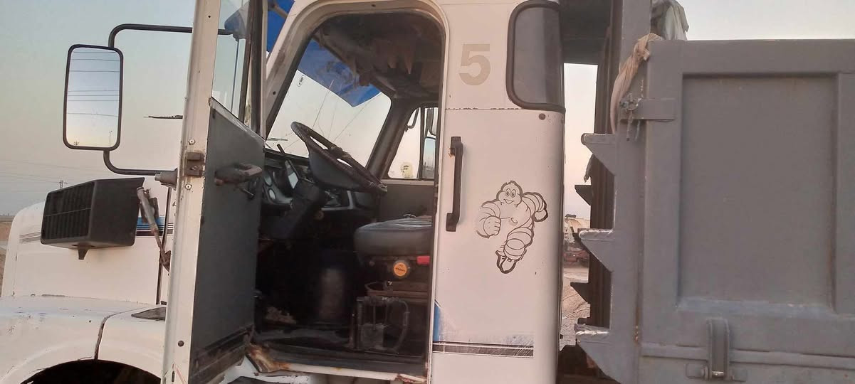 سلام عليكم فالفو للبيع موديل91 مكينه جي10 كبير 4/4اكسن النكي رقم مثنئ ***********
