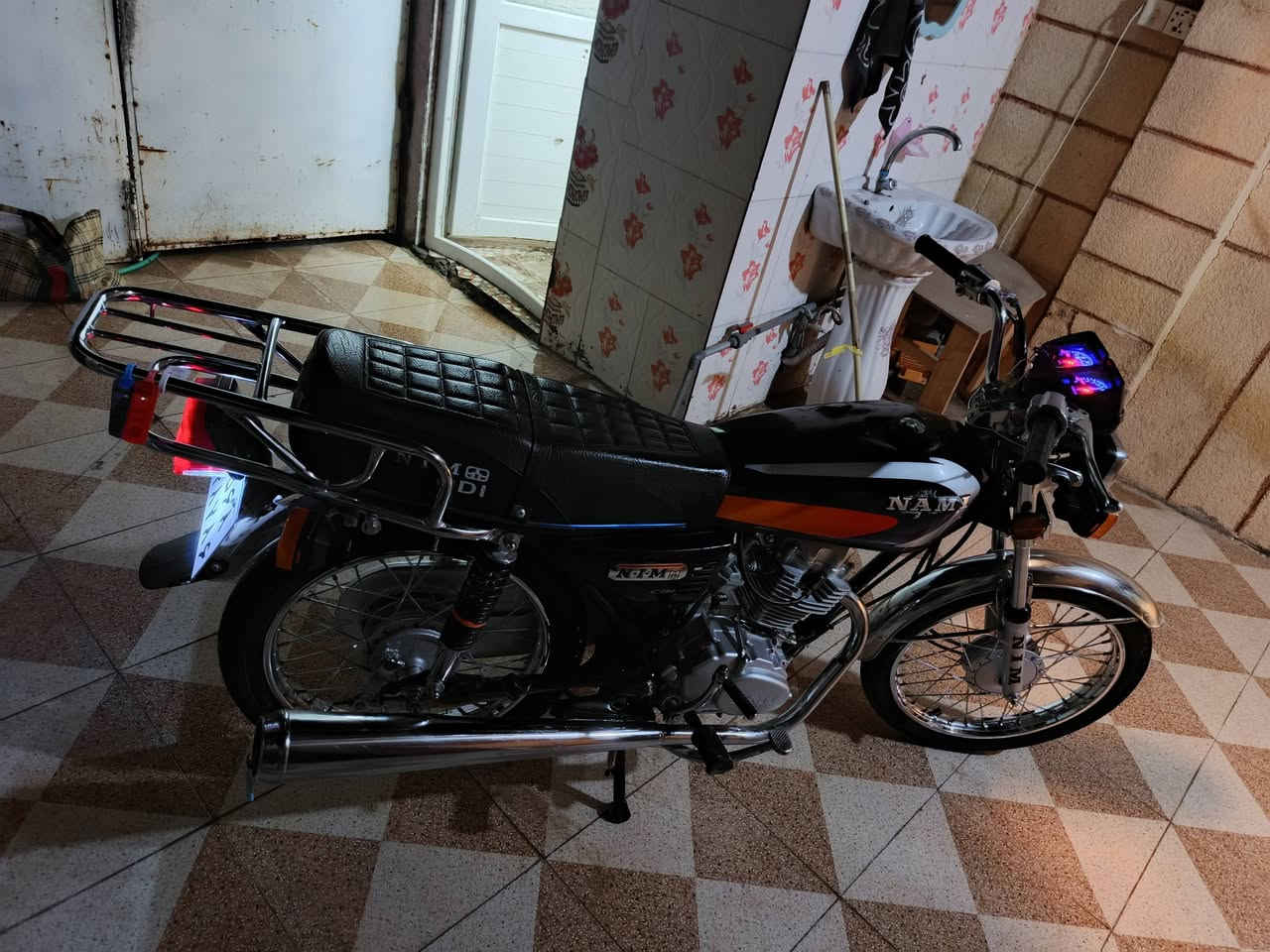 السلام عليكم  نامه موديل  27 صارله شهرين من طالعه من الوكيل ماناقصه شي شخط مابيه اوراق سكنر السعر 660ومجاله  بسيط كلش يعني حق الجيه العنوان حله قرب كراج الموحد الهاتف  ‏‪***********‬‏
