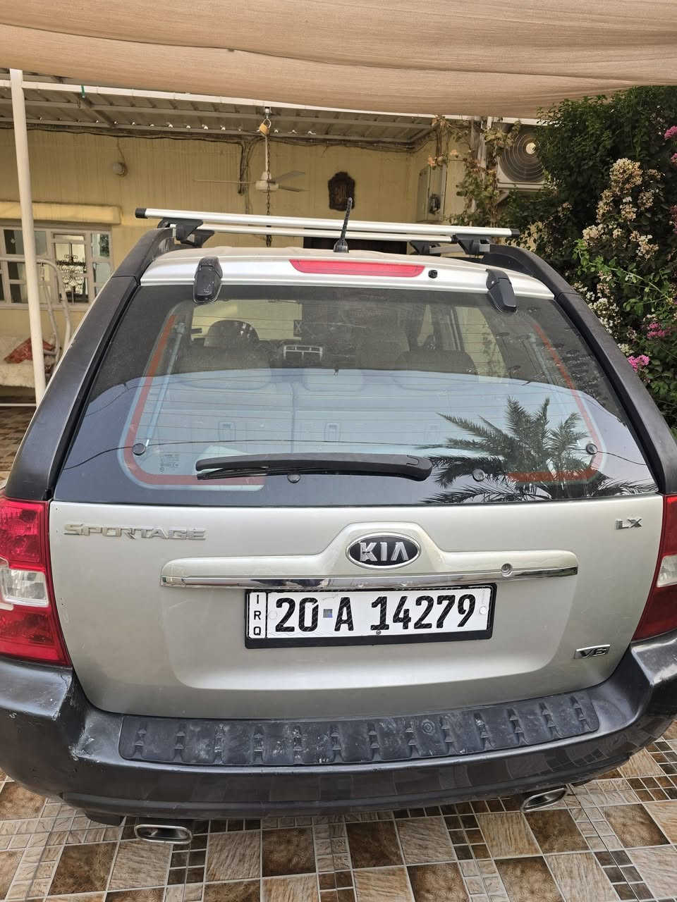 سبورتج موديل ٢٠٠٧ مكينه ٢٧٠٠ 
السياره شتغل بيها اكلوب الاويل بم 
سياره كامله من كلشي صدر امامي خلفي نوزلات فيت بم تخم تاير باتري كامله من كلشي سياره مال بيت حيل نظيفه وجديده ظررها شبر بالبنيد ومصبوغ وجارد رقم بغداد الجديد  باسمي سنويه جديده عارضها ٩٢ قيم سعر المكينه بسوك وانزلها من سعرها الاستفسار الاتصال ***********
