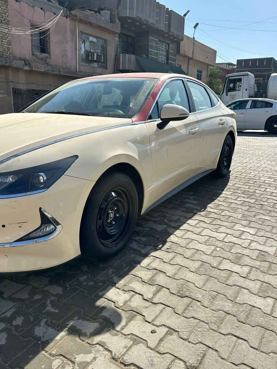 سلام عليكم سوناتا تكسي دبي سيارة اصل لون كريمي اصل ٢٠٢٣ سيارة جاهزة للخير من تخم تاير دوشمة عامة سيارة ما ناقصهة شي 
سعر 135 
***********
