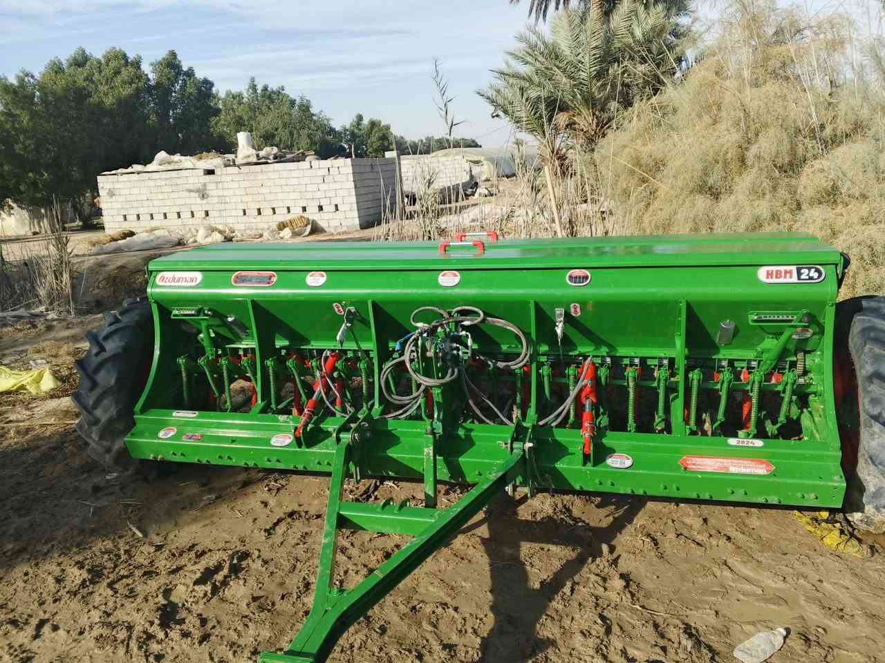 شاتله موديل 25جديده مشتغله شي قليل للاستفسار على رقم ***********
