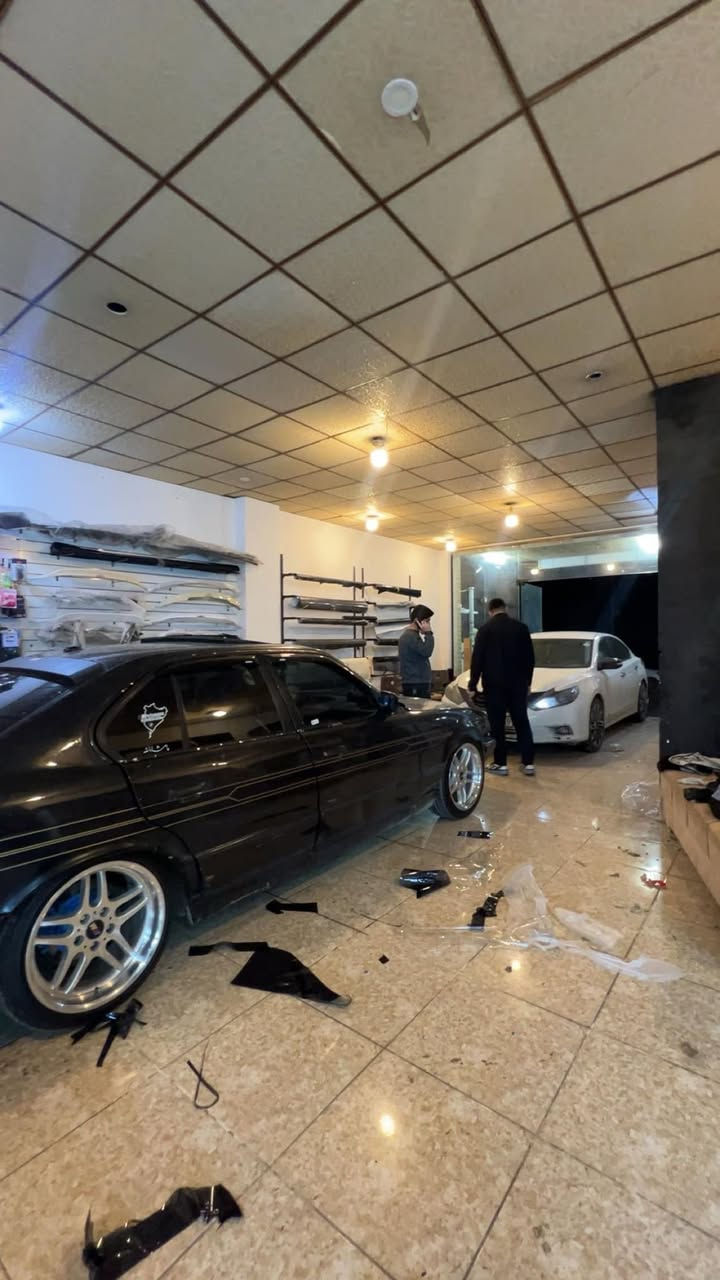 بیئم 528گێرى عادي مەکینە و ئەکسل بەشەرت سەنەویە وەکالەیە واجی هەیە پاکانەیە مۆدیل 1991بێ لێدران مواسەفات ٤جام کارەبای سلایت ناو جلد  ABSمەرکەزی ٤ تایەو ویلی نوێ هەموو گیانی بەشەت  تەنها بۆ فرۆشتن گۆرینەوە ناکەم سعري٢٨$. ژماري موبيلا ***********
