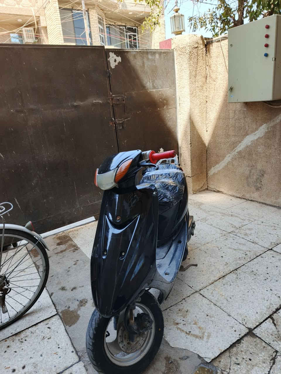 دراجه 60 البيع دراجه حلوه ما ناقصه يش بس جوزه لن طك السويج بل جوزه مكينه حلوه ناعمه كشره نضيف تيرات جدد شلع قويه معدل حلو كله كامله مكان بغداد السعر ١٨٠وبيه مجال الشراي هاذه رقمي *********** وتساب بي
