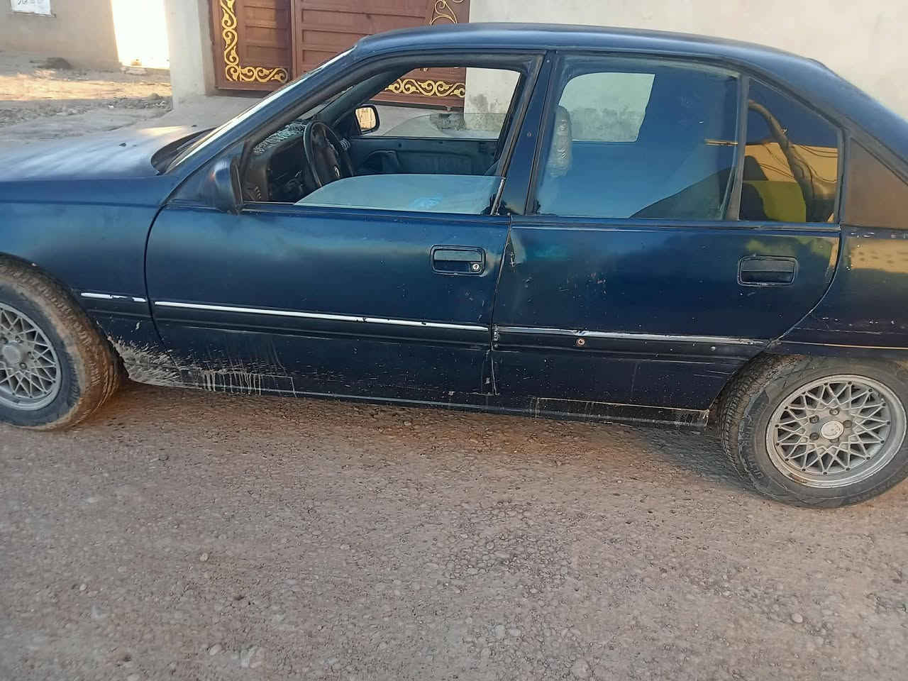 اوبل اوميكا
موديل 1990
ارقام جديد 
حجم20
شرط تحويل او وكاله
بي ضربه صفحت سايق
السعر.  23 
***********/////***********
