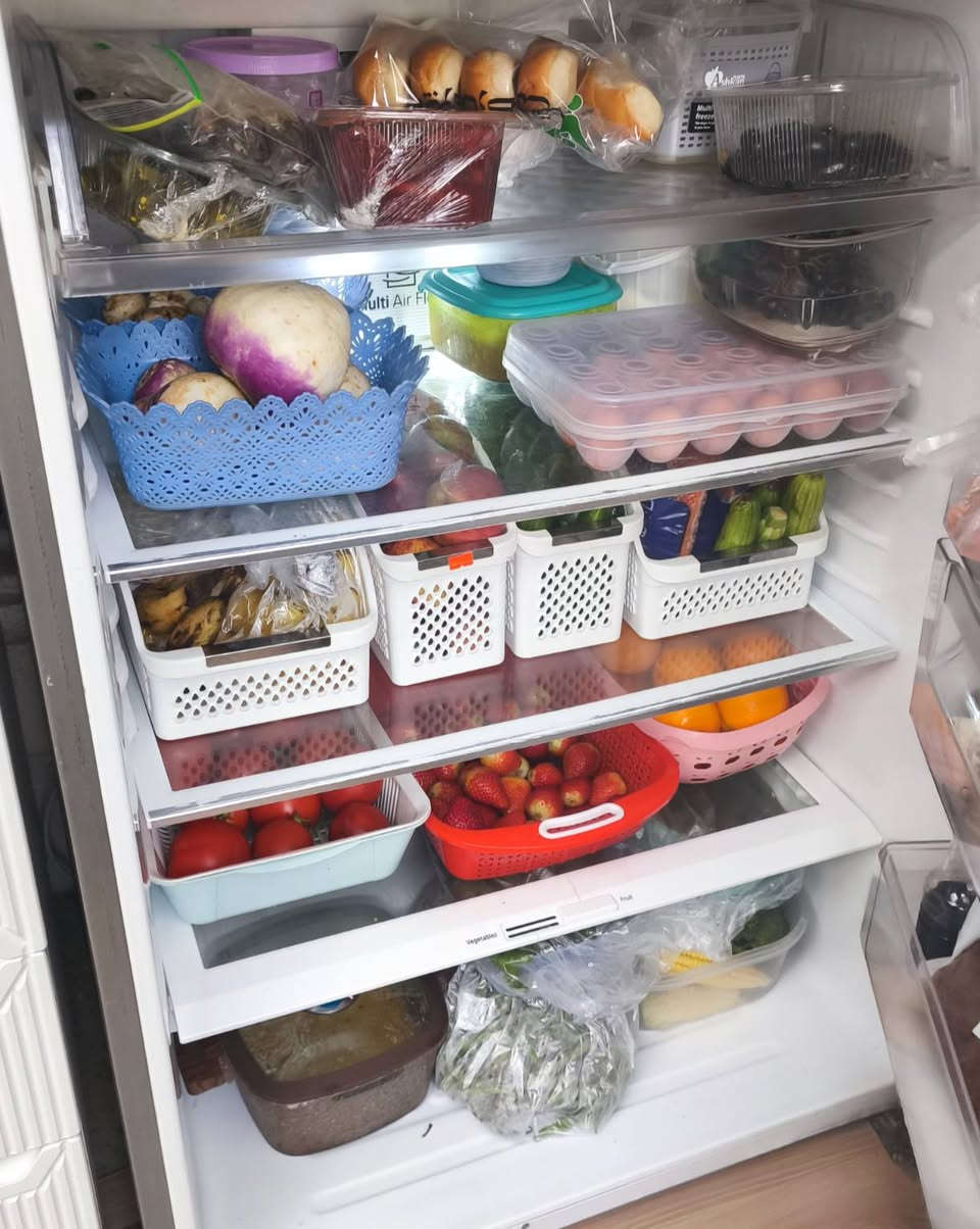 ثلاجة ال جي الاصلي ١٨ قدم عرض ٨٠ سم انفيرتر سمارت وتقنية فرش هايجن لحفظ الاكل اكثر من ١٠ ايام ممتازه برغي ممفتوح بيها ومابيها اي عطل سعر الشراء ٩٥٠ سعر
البيع ٣٧٥ الف للاتصال ***********
بغداد حي العامل دور النفط
