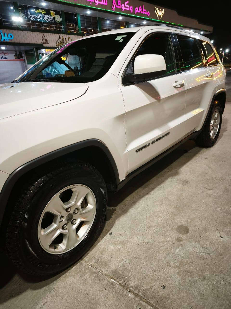 جيب لاريدو 2017.محرك 3600
ماشيه 215  ألف وقابله للزياده
تشغيل عن بعد. بصمه .توني مسوي صيانه للحداديه وغرفه الاحتراق
وارد كندي مكفوله من الضربه والصبغ 
بيه رصعه مسويه بارد لجماليه
والدعاميه الاماميه مصبوغ نصها اثر شخط والصور موجوده
رقم الجديد والسنويه بأسمي تحويل مباشر  .رقم واسط يعني 29
سعرها 235$ وبيه مجال قليل حك الجيه السياره كامله وجاهزه مايحتاج اله شي *********** مكلف بالنشر
