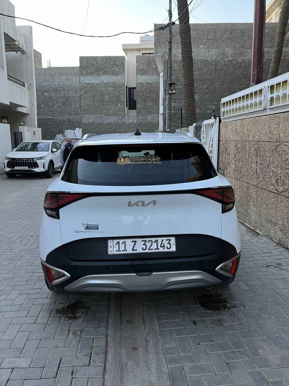 سبورتج فول مواصفات بدون فتحة ٢٠٢٥ خليجي ماشية ١٣ الف فقط سيارة جديدة  سونارها كدامكم بطيها طخة خفيفه بلبنيد ومبدل مال وكاله شركة مو تجاري وسلام اي استفسار اتصل ***********
