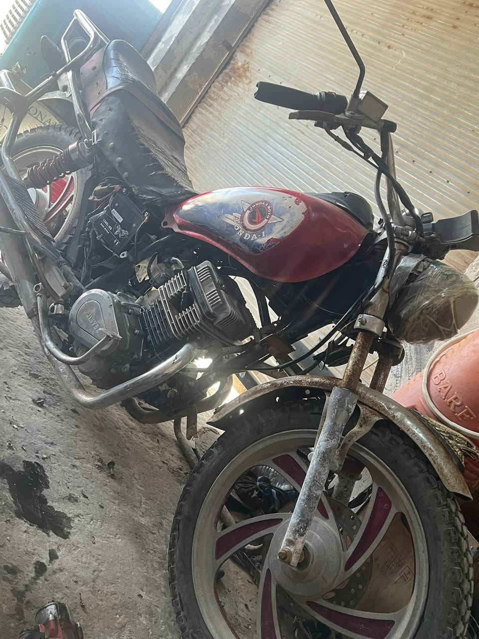 متاح جونده كلك مكفوله من سرقه دراجه نضيفه كلش مجفته جديد باتري جديد ويل خلفي وتاير وسنجيل جدد كهربايات شغاله نكره سلف بكل  وقت مكاني بابل القاسم مامتواجد عل فيس ***********

