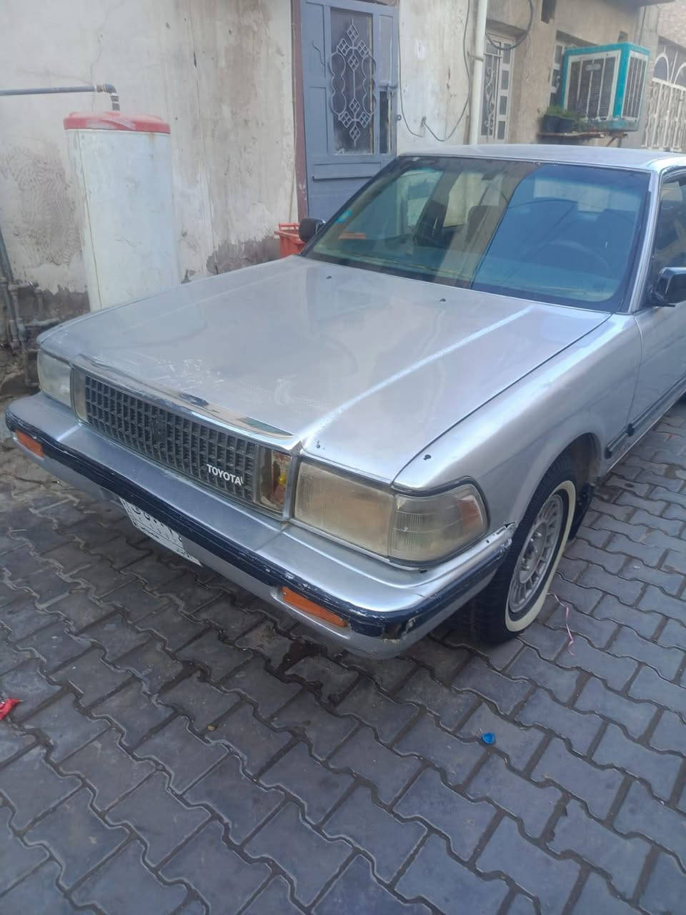 سلام عليكم 
سياره سيدان موديل 88 بدون راعي كفلك من سرقه وعشاير  سياره عضمتهه حلوه سعر 25 وبيه مجال *********** متوجد بس العصر 👍🏽
