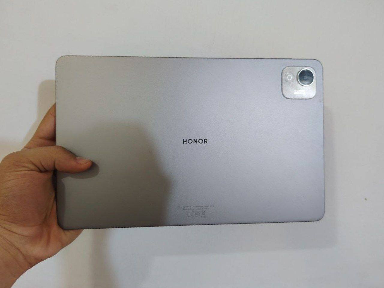 باد Honor x9a
ذاكرة 128
الرام العشوائي 8
اصدار 15
حالة البطارية 100
8300 ملي امبير
المعالج Snap Dragon 685 4G 
دقة الشاشة 2508×1504
الكاميرا 8m تدعم الـ Ai
للأستفسار ***********
متواجد واتساب
