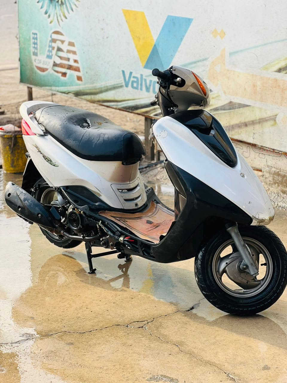 سلام عليكم دراجه بريز نوزل مال رمبه صار سبوعين خير من الله مثل ماواضح كدامك كفاله جديده ملاحضه تريشه موجوده سعر 900 وبيها مجال للطيبين رقم بلديات ***********
