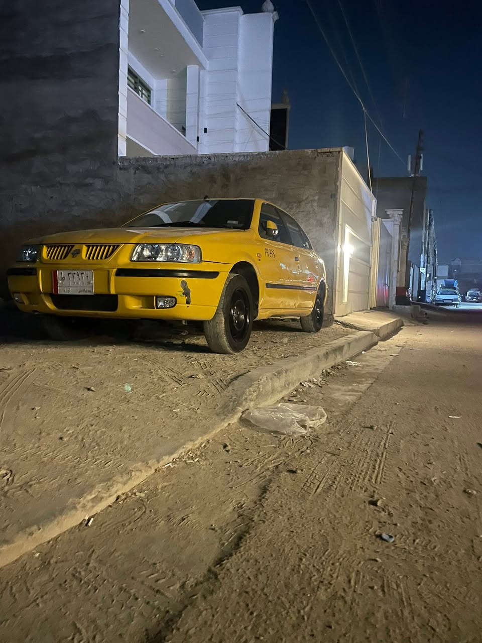 السلام عليكم سمند موديل ١٠ مكفوله كفاله عامه داخل بيجي ناطقه
كير ومكينه وصدر كله جديد تبريد ثلج ❄️ كهربائيات كله شغاله سنتر لوك شغال مصفرة هيئه وغرامات 
السعر ٣٢ وبيها مجال للطيبين 
المكان بغداد 
***********
