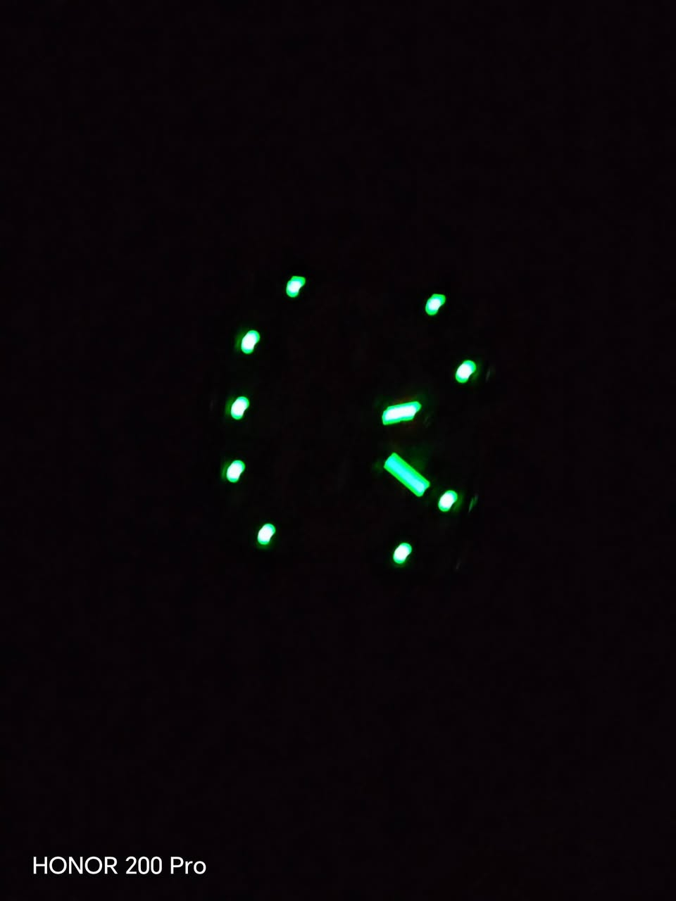 مزااااااد مزااااااد 
لدينا لكم اليوم مزاد جديد لساعه جميله وانيقه الساعه T5 اصلي رياضي بحت كاملة المرفقات مع الظمان سنه كامله 

المزاد ببدأ الان وينتهي ساعه 12 ليلا 

فتحة باب الساعه 30دولار واقل رفعه 5دولار 

الساعه بطاريه
 جديده غير مستخدمه 
ستووب ووج
أرقام لامينوس 
عقارب لامينوس 
منفذ شهري
قطر 42في 43
بدن ستانلس ستيل
مضاده للماء 30متر
اربع سيور ربر طبي
سير ازرق ربر
سير رصاصي ربر
سير احمر ربر
سير اسمنتي ربر
تاتي بعلبتها وظمان سنه كامله 
يوجد توصيل لجميع محافظات العراق


**إذا كنت صاحب هذا الإعلان وتريد حذفه لأي سبب، رجاءا أرسل رسالة إلى الدعم الفني**