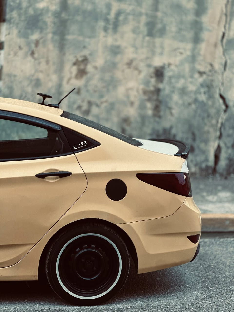 اكسنت موديل 15
حادثه بوند فقط مبدل 
محرك قبل شهر من شادو 
كير atشرط انطيك 
ما مسجله ع كاربون 
رقمها دولي كامل بس باقي للاستلام 
سعرها 95وبيها مجال 

0789 385 1307ما متواجد ع فيس
