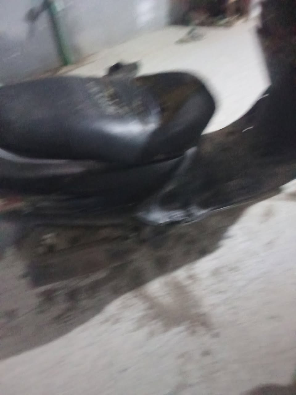 دراجه للبيع دراجه شغاله محرك جديد الله شاهد دراجه كلشي ماعيزه هندر سلف شغال كلشي بيه شغال دراجه صار شهر من اشتريته سعره 400 وبيه مجال حك الجيه العنوان نجف كوفه حي ميسان شارع الجامع رقم موبايل ***********
