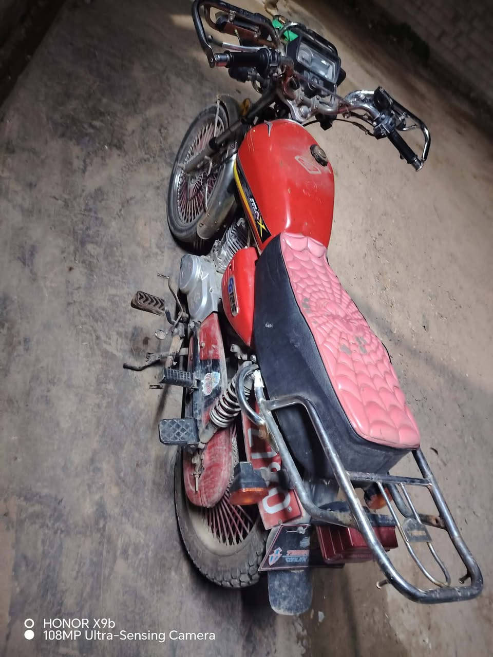 السلام عليكم ماتور تايجر للبيع موديل 24 معمر مره واحده السعر 550 وبي مجال مكان شمسيات والتواصل على الصفحه🖤


**إذا كنت صاحب هذا الإعلان وتريد حذفه لأي سبب، رجاءا أرسل رسالة إلى الدعم الفني**