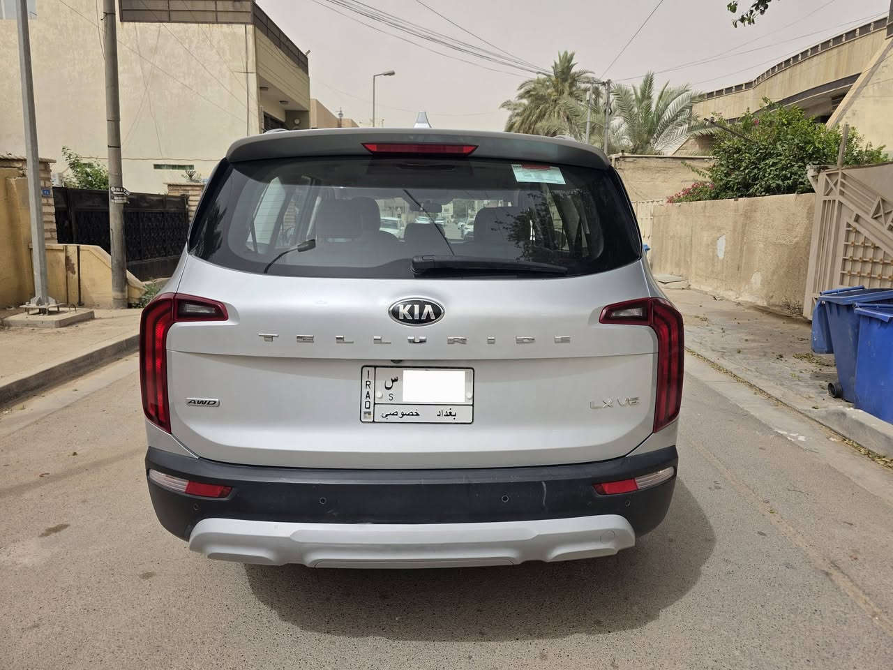 السلام   عليكم
 تولورايد 202‪0 خليجي 
لون سلفر مرقم بغداد
ماشية 33 الف كيلو فقط 
🛑للعلم السيارة وكالة دولية ضمان . مشغولة كفالة عامة من الحوادث والضربات. بيه ملاحضات بسيطة . السيارة مشترية ب2022 شهر العاشر  من الشركة وعلى ايدي 
المواصفات
1- كيا تيلورايد فئة LX  موديل 2020
2- محرك 6 سلندر 3800 
3- اشارات بالمرايا الجانبية 
4- بصمة باب وبصمة تشغيل 
5- مرايا جانبية شفط
6- حساسات خلفية اصل مع كاميرا دوارة مع الستيرن 
7- تحكم ستيرن جهتين متكامل 
8- شاشة
9- تبريد السيارة قطعتين مناخ منفصل 
10- تشغيل عن بعد
11- تخم تايرات جديد 
و باقي المواصفات المعروفة 
للاستفسار 
السعر 257 ورقة 
***********

