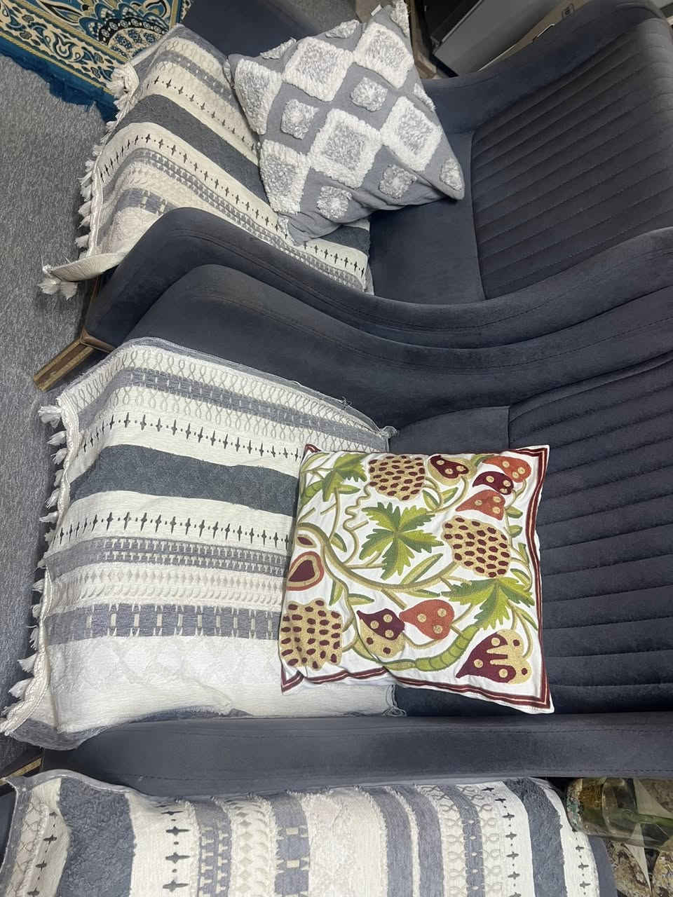 تخم للبيع المكان سوك المفرك تواصل وتساب ***********
