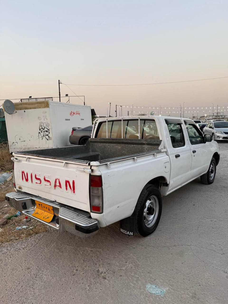 ***********
نیسان پیکەب مۆدێل ٢٠٠١ 
تەبریدو پاوەر گیرو مەکینە بەشەرت سەنەوی ٣ مانگە بەسەر چوە
بەناوی خۆمانە وەکالە پەنجەمۆر بەشەرت
١ پارچە سبوغ بەبێ ژۆری زۆر نوی ماوەتەوە 
سعری ٧٢ وەرەقەو مەجالیکی بەسیت أربيل, العراق
