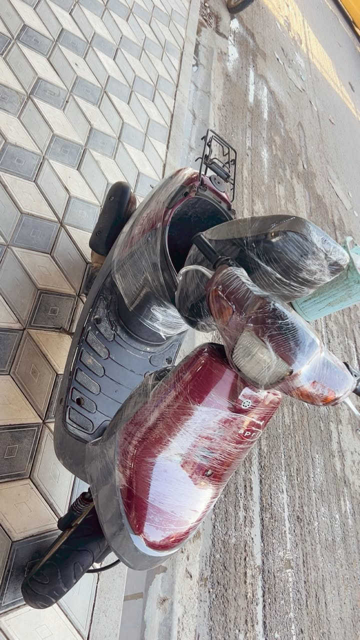 سلام عليكم 
دراجه زعره مال حاويه نضيفه كلش  شغاله سلف هندر 
كهربياته كله شغاله ماعيزه برغي 
تيراته مال حاويه جددد 
مكاني دوانيه 
*********** 
سعره خاص وتدلل

