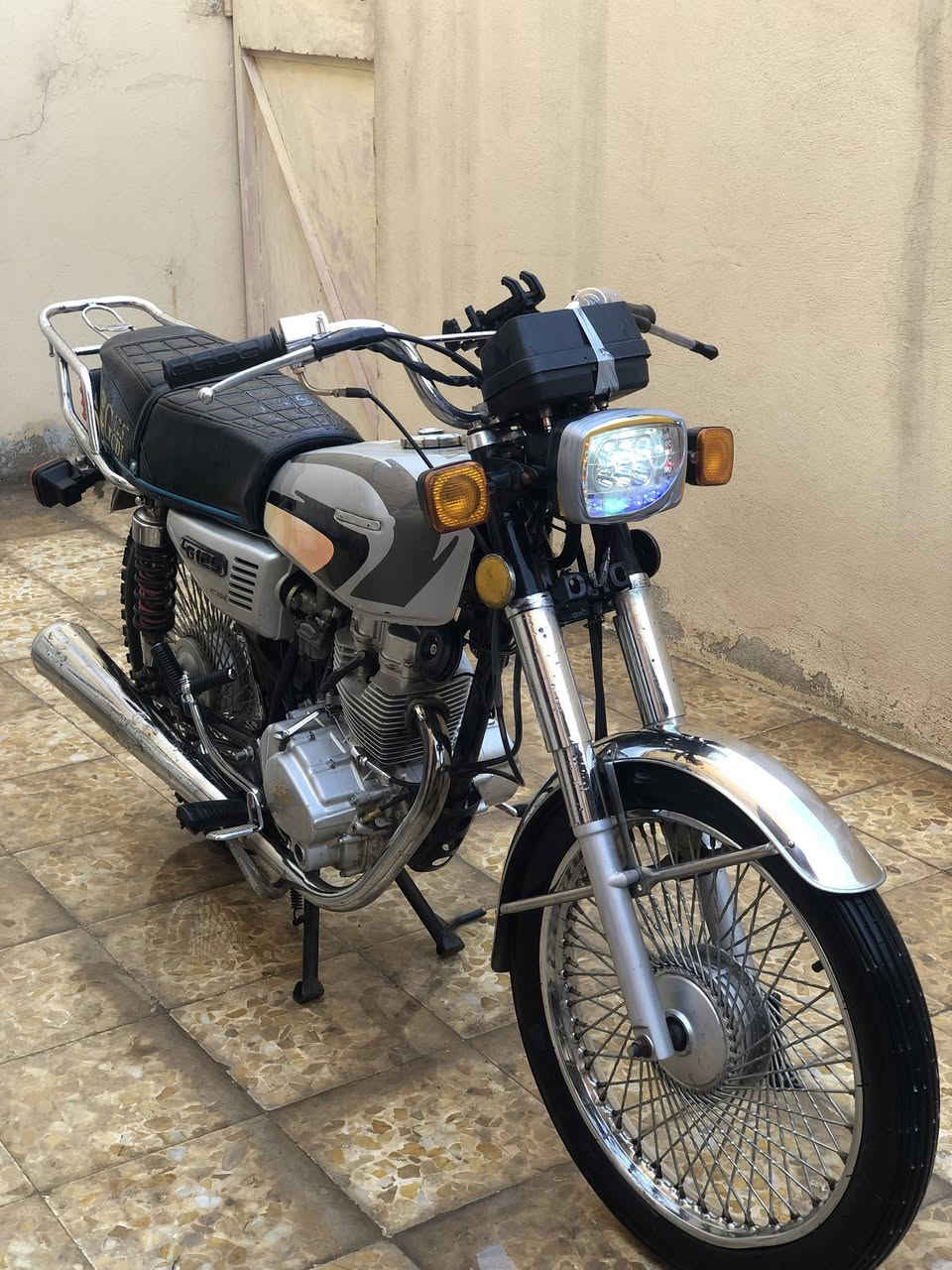 لماطور للبيع بارت 999999 سلف 2015 كير نظام البطح، مكينة ما مفتوحة والنظافة كدام العين السعر 400الشري يتصل ***********
