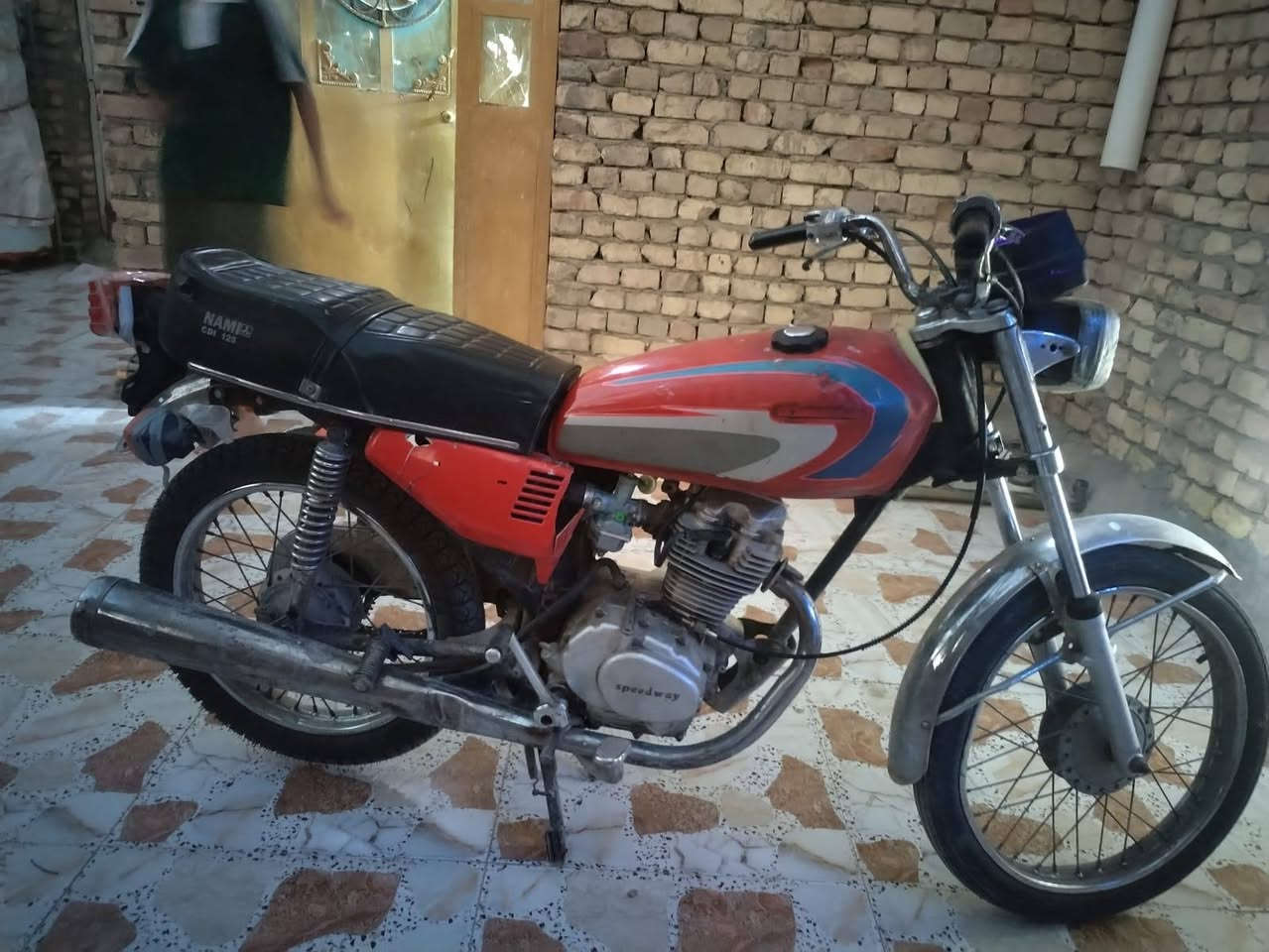 السلام عليكم
دراجع بدون 
نامه نضافه شوف العين
السعر 600وبيها مجال 
رقم للتواصل ***********
