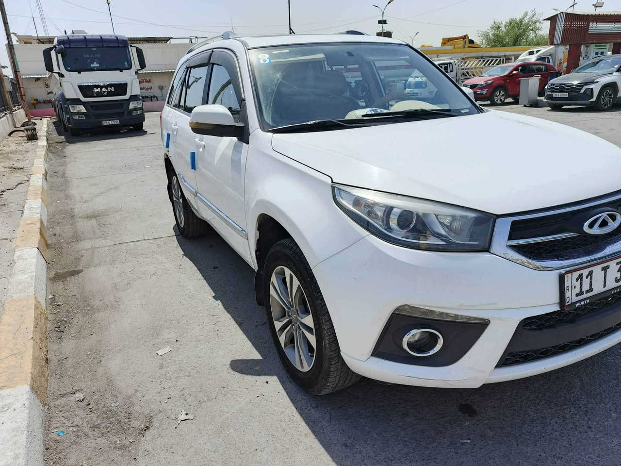 السلام عليكم سيارة شيري تيكو3 موديل 2018 بغداد باسمي ماشيه 57 ألف فقط محرك وكير مكفولات حجم المحرك 2000  كير ميكانيك تدفئة وتبريد فول تخم تاير جديد  سويج عدد 2 تحكمات ستيرن مثبت سرعه فقط صبغ جاملغ الأيسر للجماليه السعر 97$ وبيهه مجال للطيبين العنوان بغداد الدولعي حي الخطيب *********** أبو محمد
