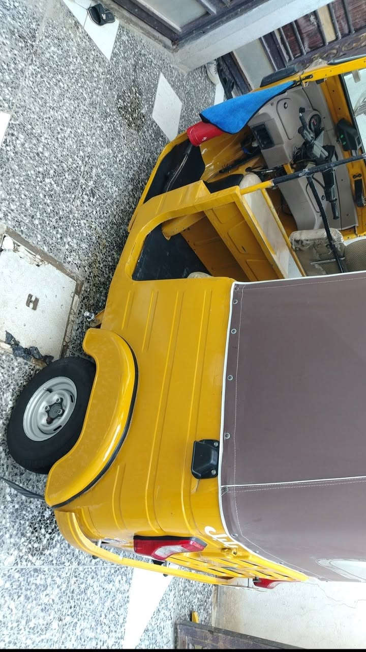 السلام عليكم تكتك ١٩يوم واحد وتصير ٢٠ يعني داخله بل ٢٠ كامله وجهازه لا ضربه َلا صبغ فقط دوس مكينه اكسل كفاله تكتك كهربائيات دبلات تخم تاير جبلي كلشي جاهزه علئ اخر حبايه عنوان العبيدي ***********
