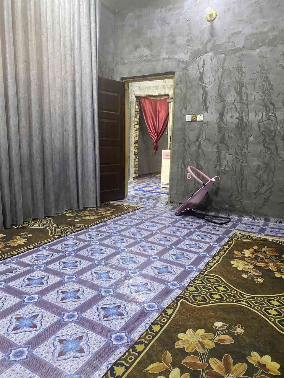 هيكل للبيع ملبوخ بس اسمنت ابو خستاوي جهه المرور خلف مجمع العين السكني لبناء حديث صار سنه  رقم ابو البيت ***********  مكلف بالنشر السعر ٤٠ بي مجال
