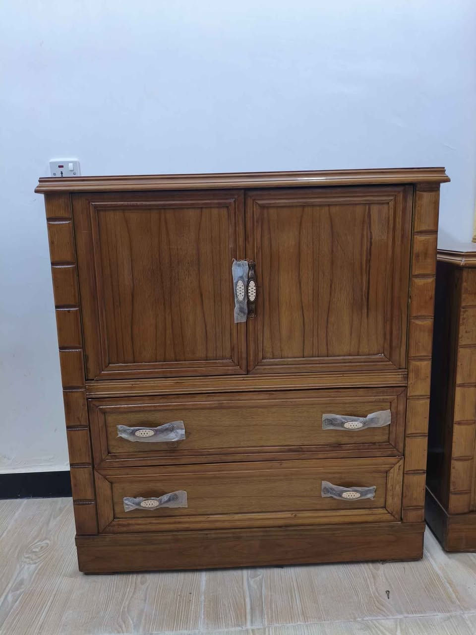 سلام عليكم 
غرفه نوم مستعمل صاج عراقي 5ملم خارج 
داخل 4 ملم ظهر جرجوبه براغي دنك زان مصري حاميل زان مصري 
غرفه ثكيل وحاز مرتبه صاج بل داخل وخارج 
غرفه نظافه 100% اخت جديده اي ضرر أو أي شخط مابيه 

مكان بغداد حي الاعلام شارع قطر الندى 
*********** بغداد, العراق
