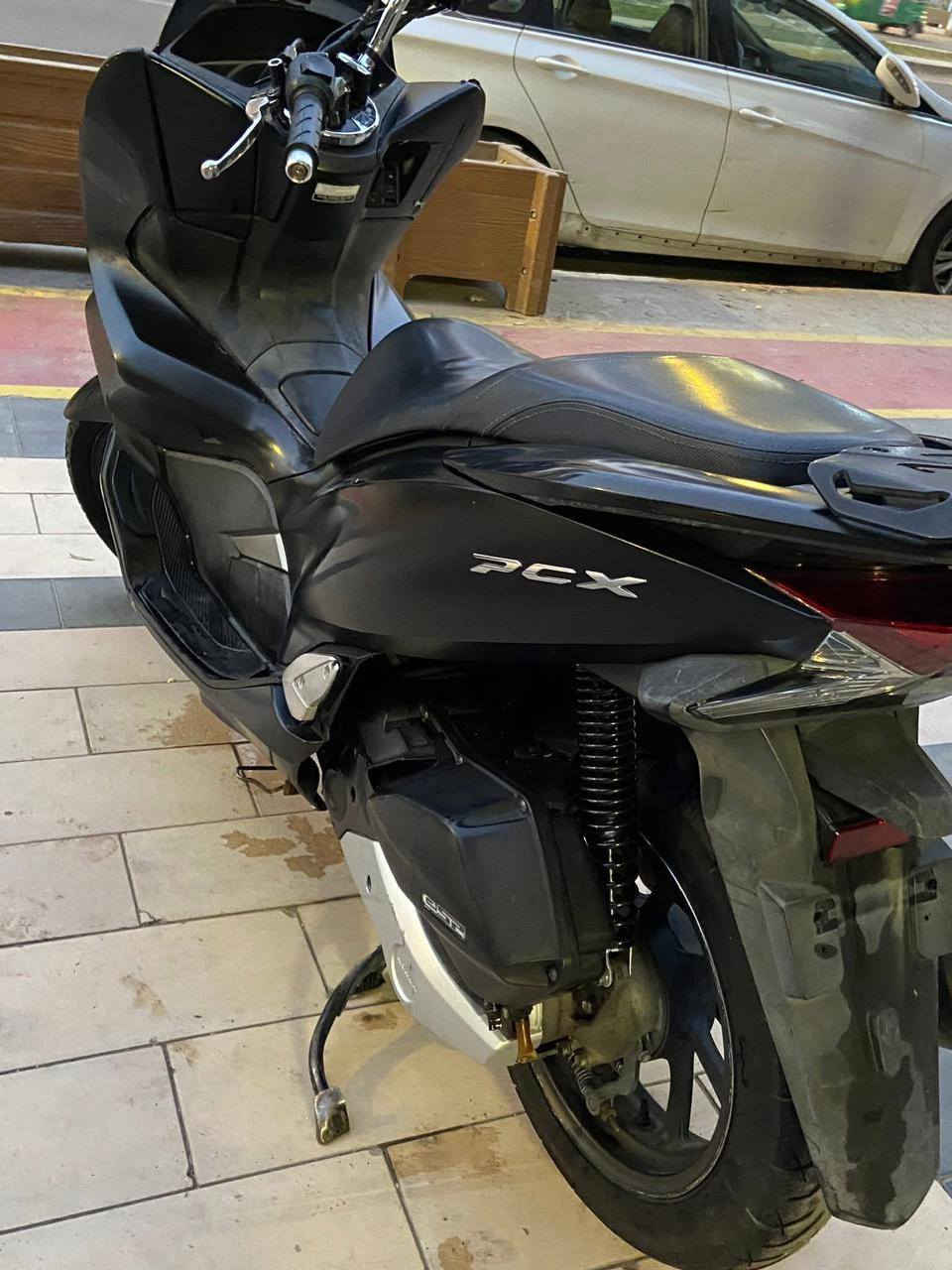 سلام عليكم دراجه نضيفهه مناقصه شي بي سي إكس جيل ثالث بصمه ماليزي نضافه شوفت عينكم وهاذ رقمي بي واتساب ***********
