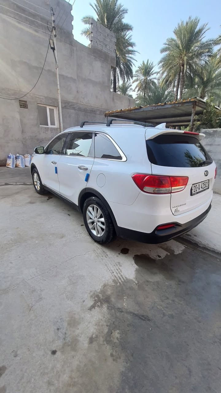 السلام عليكم
كيا سورنتو موديل 18 وارد امريكي 
حادث السيارة كلين بدون صبغ . ( بيها تعديل شبرين بالقمارة بارد فقط ) . 
رقم ديالى جديد سنوية وهزة جديدة . 
ماشية 55 ميل . 
مواصفات Fe . محرك 6 سلندر . 7 راكب . 
مكان / بغداد او ديالى . 
السعر / 198$ . 
للاتصال / *********** .
