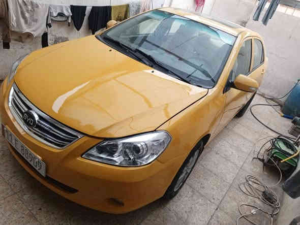 السلام عليكم للبيع بي واي دي جي 3 موديل 2013 فول مواصفات بصمة كير عادي مكينة وكير وتخم تاير مكفولات صابغها حزام للجمالية رقم بغداد دولي بيها حادث بل جاملغ الخلفي العكس السايق السعر 53 وبيها مجال مكان الشيارة بغداد البلديات للاتصال ***********
