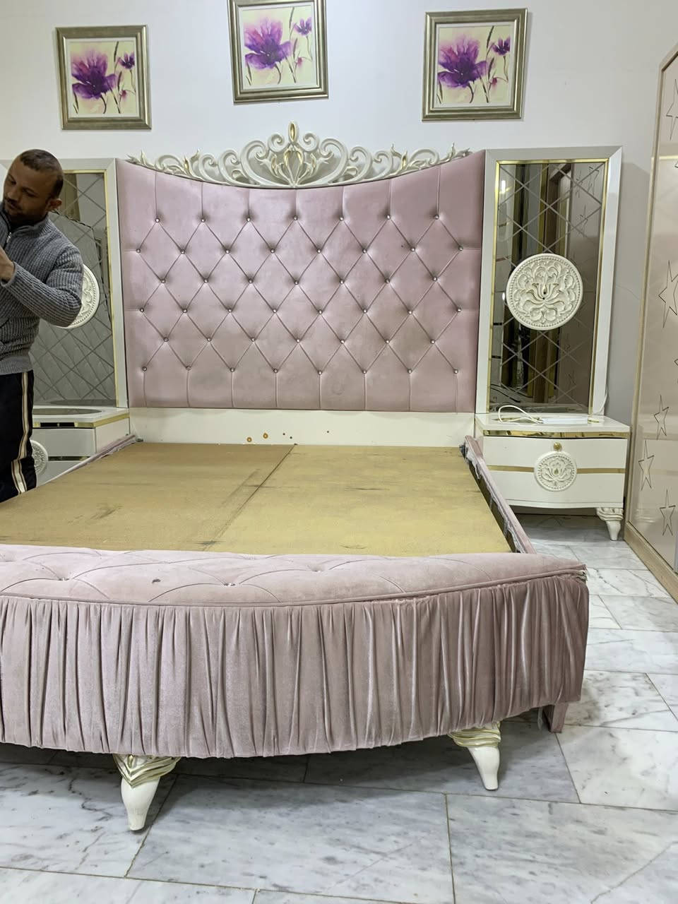 غرفه تركيه تسع قطع مستعمله نظيفه اي ضرر مابيها
السعر 750
العنوان حله شارع ابو القاسم مجاور جامع ابو القاسم
الرقم***********
