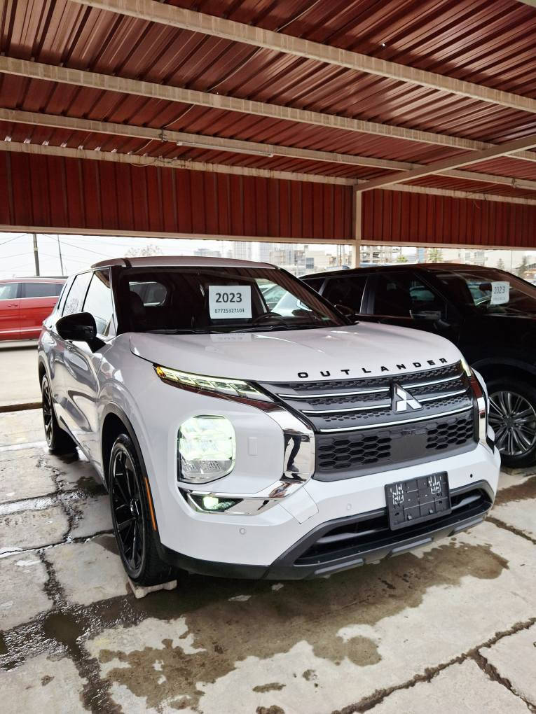 ئاوتلاندەر سپی ٢٠٢٣ بێ بۆیاخ سێ ڕیز کوشن تەنها شەش هەزار مایل ڕۆشتووە، مواصفات بلاک ئیدیشن پێنج کامێرا سندوق شەفت پێش و دوای حاسەیە ئاوێنە ئەخەوێت ئاوێنە ئیشارەت و ڕادار لە دەعامی بۆ دەعامی بۆیاخی نیە بەس بۆنیتی گۆڕاوە بە بیلادی بێ ئەوەی هیچ ناوی گرتبێت، سێتی لایتەکانی نیکل و بلاجکتۆر هەمووی بیلادیە هیچی نەشکاوەو داشبڵی گۆڕاوە بەبیلادی سەیارەکە دەبڵ اکسلی تایبەتە S-AWC واتە هەر چوار تەگەرەکانی قوفڵ ئەکا، نمونەیە لەجوانیا بێ ساردو چاڵ و شوختە، کاتی نەشکاوەو سێ مانگی لەگەڵە بۆ ڕەقەم
نرخی ٢٢٠ گەڵاو مجالێک، بۆ زانیاری پەیوەندی بکە *********** السليمانية, العراق
