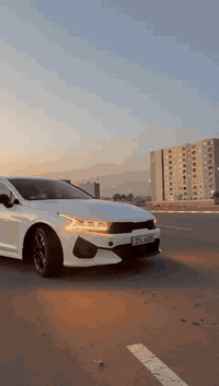 يا الله سلام عليكم 
k5 / 2024 
حادثهه حافه البنيد مصلح نفسه 
وبيهه بارد بحافه الجاملغ  قليل 
السياره ليبل واحد اي قطعه ما مبدل بيهه 
السياره جديده كلشش وما ناصهه شي ابد 
فول عدا البانوراما 
رادار امامي 
نقط عمياء 
تحديد مسار 
كشن كهرباء 
شحن لاسلكي 
حساسات امامي خلفي 
4 وضعيات قياده
بك لايت لد متصل 
كشنات تدفئه
سياقه ذاتيه 
تشغيل عن بعد 
مكينه كير كهربائيات مكفوله 
بدي السياره مكفول عدا حادث امريكه
ماشيه 30 مل
سعر   200ورقه وبيه مجال للشراي
للاستفسار تصل 
***********
