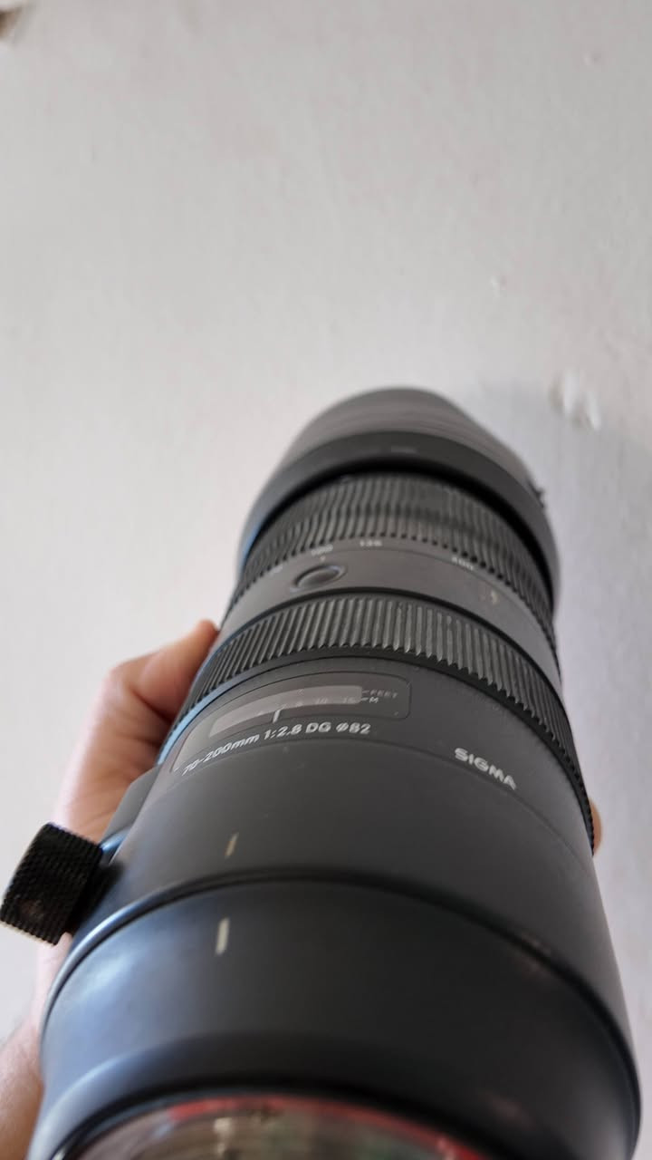 عدسة كانون 70.200 فتحة 2.8 سبورت فقط 500 الف 
فتحه 2.8   جيل 3 الإصدار الاخير سبورت دبل ستبلازر 
بي مشكله الاوتو فوكس  فقط 
سعره 500 الف او مراوس ب عدسة كانون
اتصل على الرقم *********** اتساب فقط
