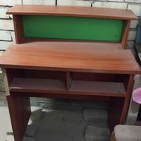 ميز حاسبة • نظيف • المنصور