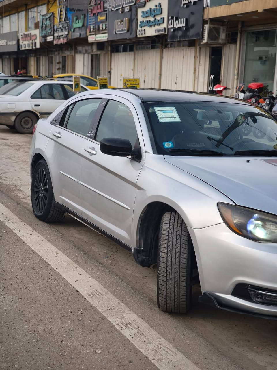 السلام عليكم كرايسلر c200 للبيع موديل 2012 رقم بغداد انكليزي باسمي تحويل ثاني يوم محرك 6 سلندر 3600 . السيارة جاهزة ما بيها اي نقص ومسويلها ادامة كاملة تخم تاير جديد منظومة بانزين كاملة جديدة صدر امامي خلفي ومشط ستيرن واذاين ومنظومة زينون كلة جديد  . السيارة مصبوغة حزام اثر جراد وصورها قبل الصبغ موجودة وضربتها فقط جاملغ جهة السايق بدون ايرباك . السعر 83 وبيها مجال بسيط . مكاني بغداد بسماية
***********
