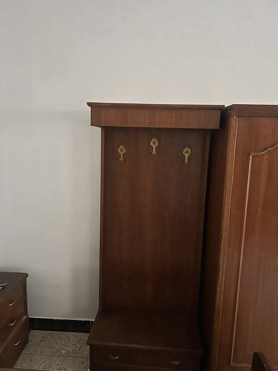 غرفة نوم نجارة مو سوگي خشب صاج
كنتور خمس ابواب چرباية ميز تواليت كوميديات ثنين زاوية كومدي أحذية 

السعر١٧٥٠٠٠٠ مليون وسبعمية وخمسين الف

الكنتور تصويرة فديو بالتعليقات


**إذا كنت صاحب هذا الإعلان وتريد حذفه لأي سبب، رجاءا أرسل رسالة إلى الدعم الفني**