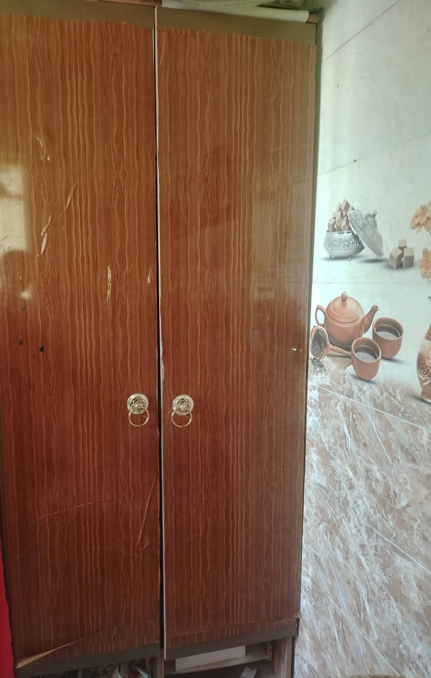 السلام عليكم مكلف بالنشر غرفه للبيع بدون تخت ودوشك ب300المكان تكريت الديوم ***********
