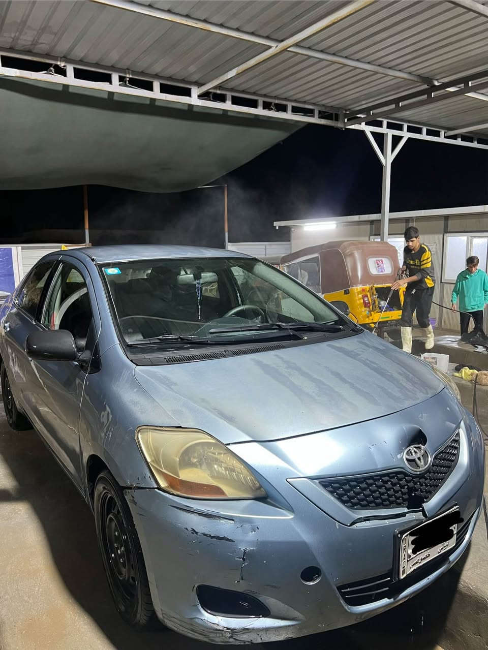 مكفولة كامل محرك و كير 
باتري جديد زوج تايرات جدد
السيارة ممصبوغة عل حالها 
وارد امريكي حادث خلفي و بالعراق طخطخات خفيفة موضحة بالصور 
السيارة نظيفة و اقتصادية كلش
ضايفلها كاميرا خلفية و شاشه تابلت 
نقصها حدادية فقط 
السعر 72 ورقة 
مكان السيارة بغداد 
رقم : *********** بغداد, العراق
