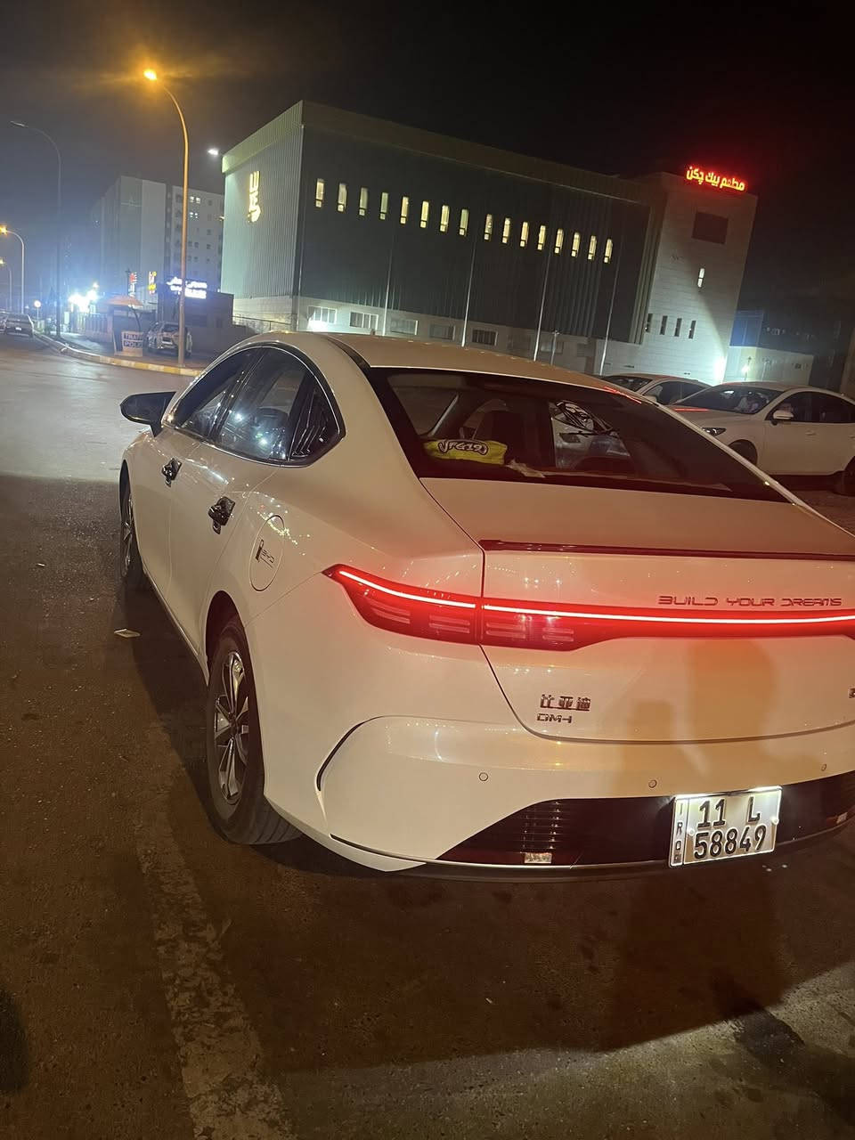 دستروير الوحش 
للبيع ماشيه 19 الف سياره ولا طخه بيها ولا رصعه جديده استعمال بيتي بيها اكسسوارات وكيبل الشحن موجود الاصلي تحويل مباشر باسم الشركه نصر دجله 
عنواني بسمايه 
رقمي ***********
السعر تجي خاص وتدلل
