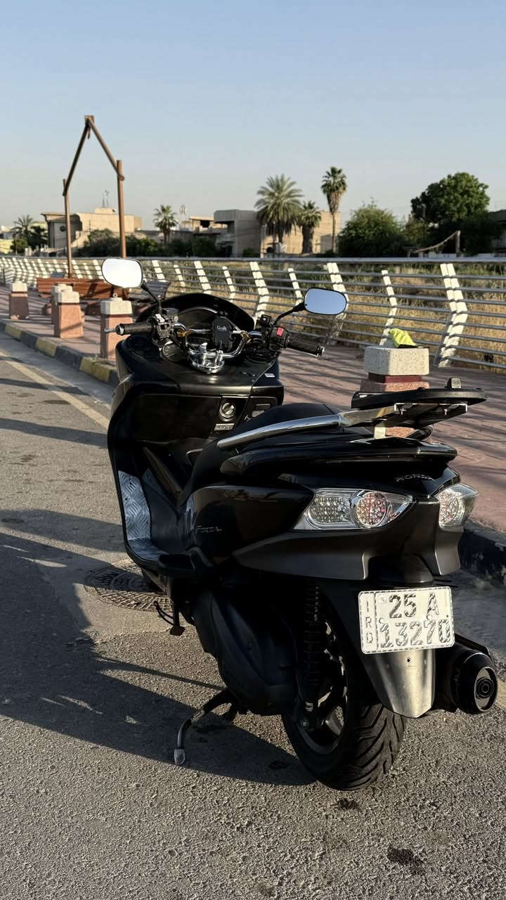 فورزا 0/10 للبيع كفاله عامة رقم وسنوية
باتري جديد تايات جدد دهن جديد 
كير مكينه جويتر شرط كفاله 
السعر 21 وبيها مجال 
***********
