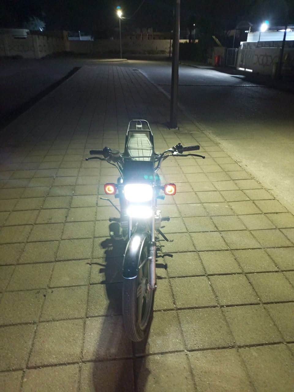 السلام عليكم شباب عدي دراجة خمسة كير للبيع كاملة بيهة نقص بصيط بس دسكات أمامية وبنزات خلفية واكفلك سرقة وعشائر  مكاني تقاطع النهروان قرب بسماية الدراجة رايدهة 550$ وبيهة مجال بصيط رقمي للتواصل 0774699665


**إذا كنت صاحب هذا الإعلان وتريد حذفه لأي سبب، رجاءا أرسل رسالة إلى الدعم الفني**